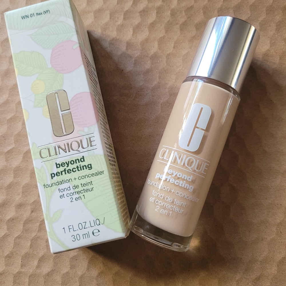 Clinique Beyond Perfecting Foundation + Concealer - Cream